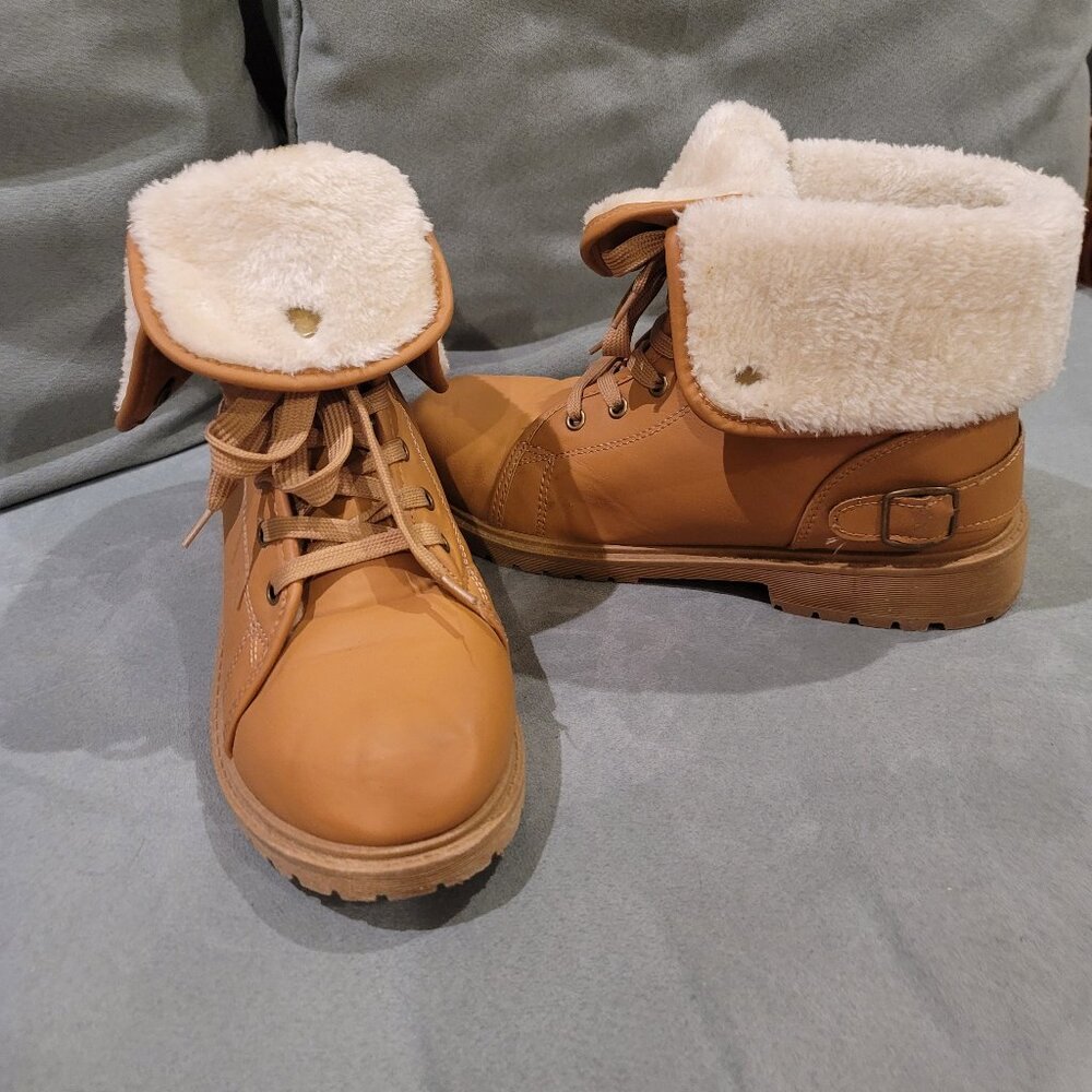 Brown faux fur lined boots